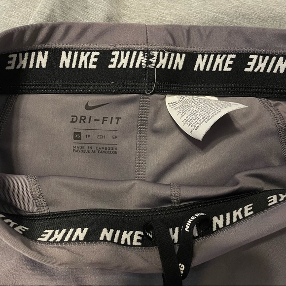 Nike Leggings - Picture 4 of 5